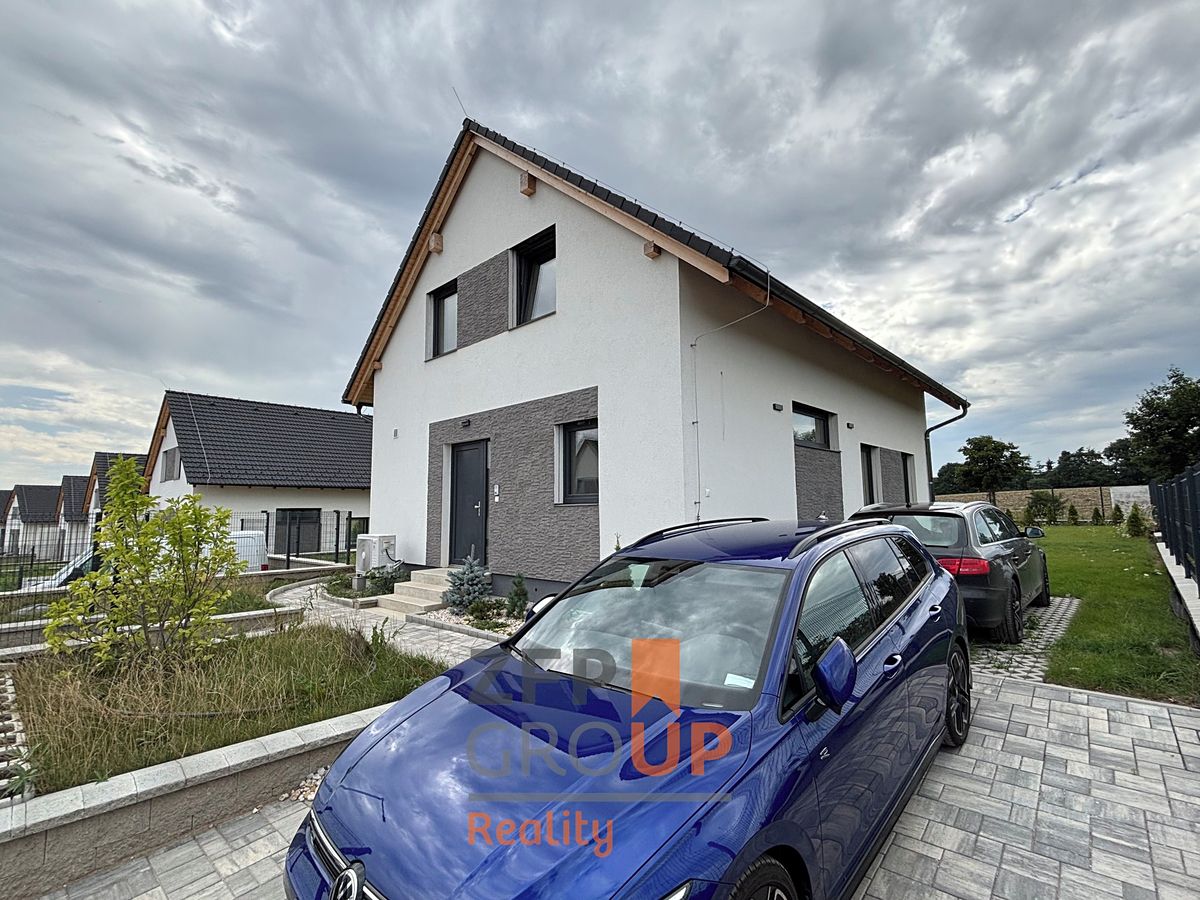 Prodej rodinného domu 159 m², pozemek 354 m², Dříteč – fotka 1 z 3