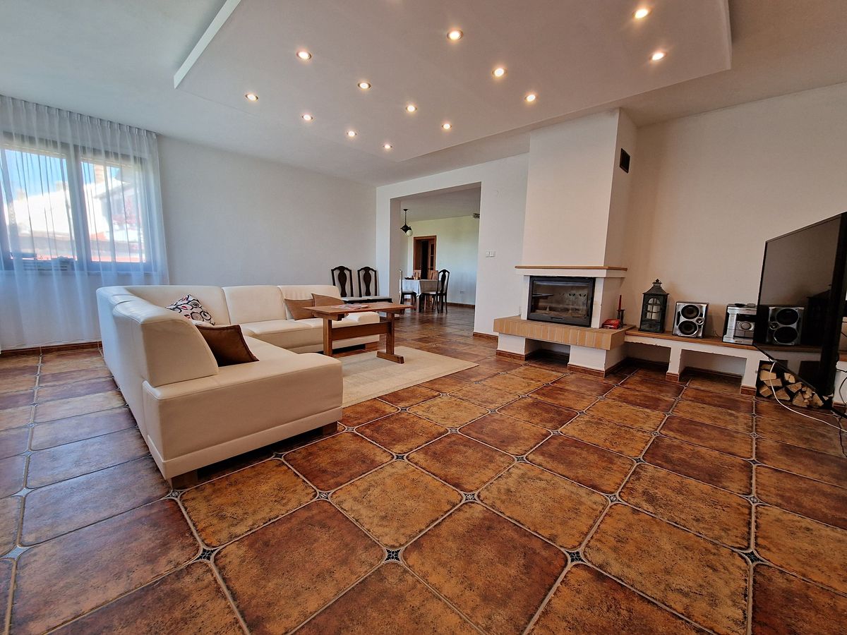 Prodej chalupy 283 m², pozemek 759 m²