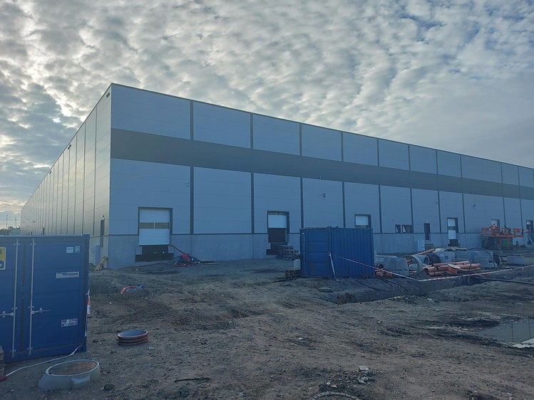 Pronájem komerčního prostoru, 10 482 m² (1 z 14)