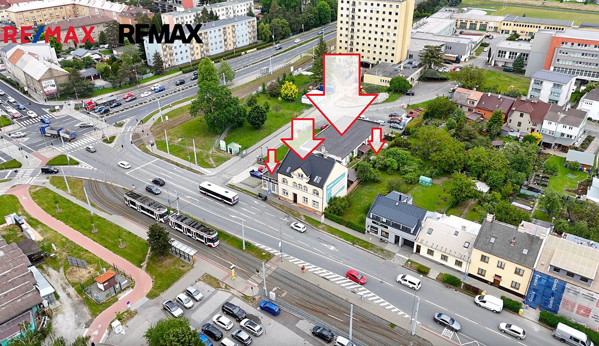 Prodej rodinného domu 349 m², pozemek 1125 m² – fotografie 3