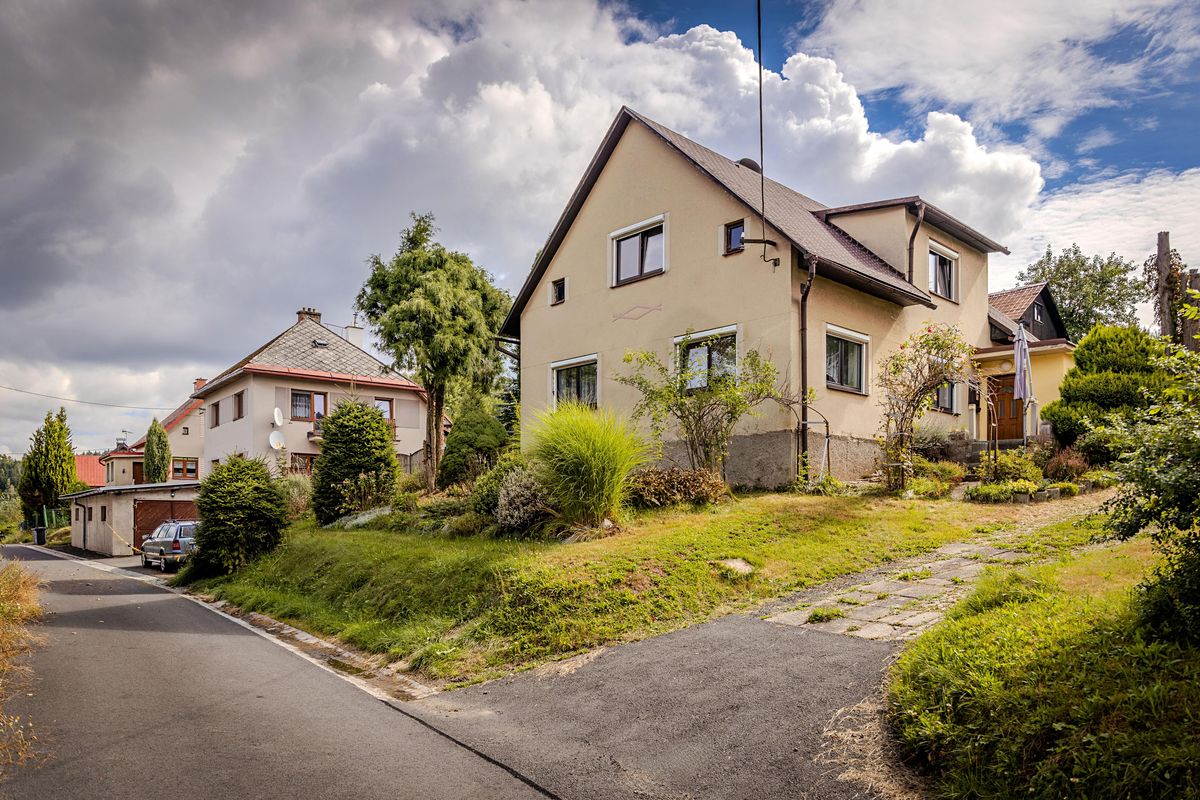 Prodej vícegeneračního domu 165 m², pozemek 1628 m²