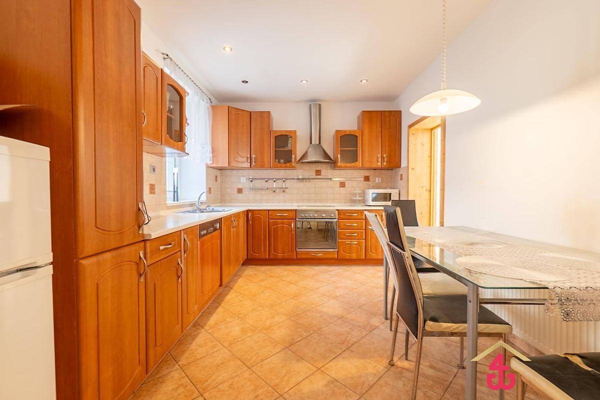 Prodej rodinného domu 162 m², pozemek 410 m² – fotografie 3
