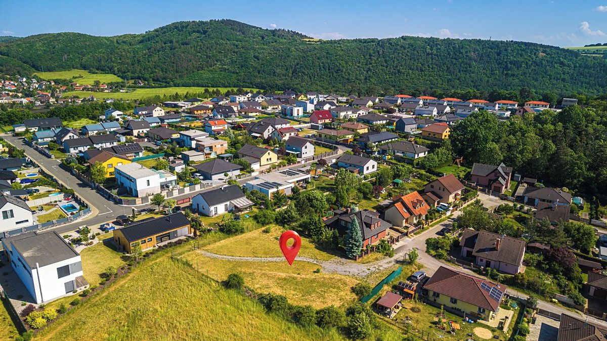 Prodej stavebního pozemku 1241 m² – fotografie 2