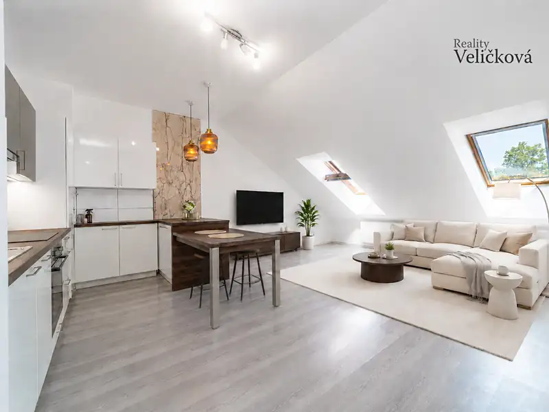 Prodej bytu 3+kk 75 m², Milovice – náhled fotky 1