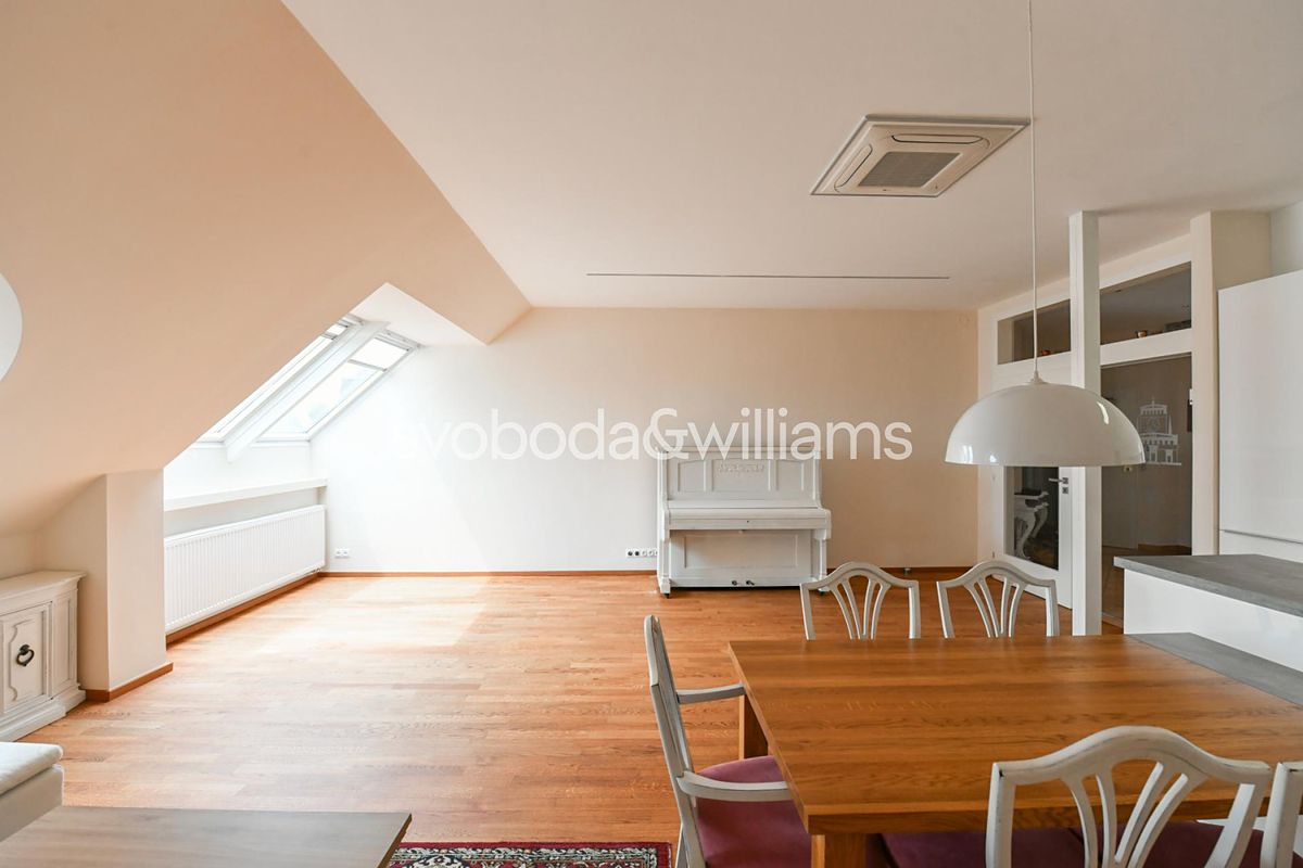 Pronájem bytu 4+kk 140 m² – fotografie 2