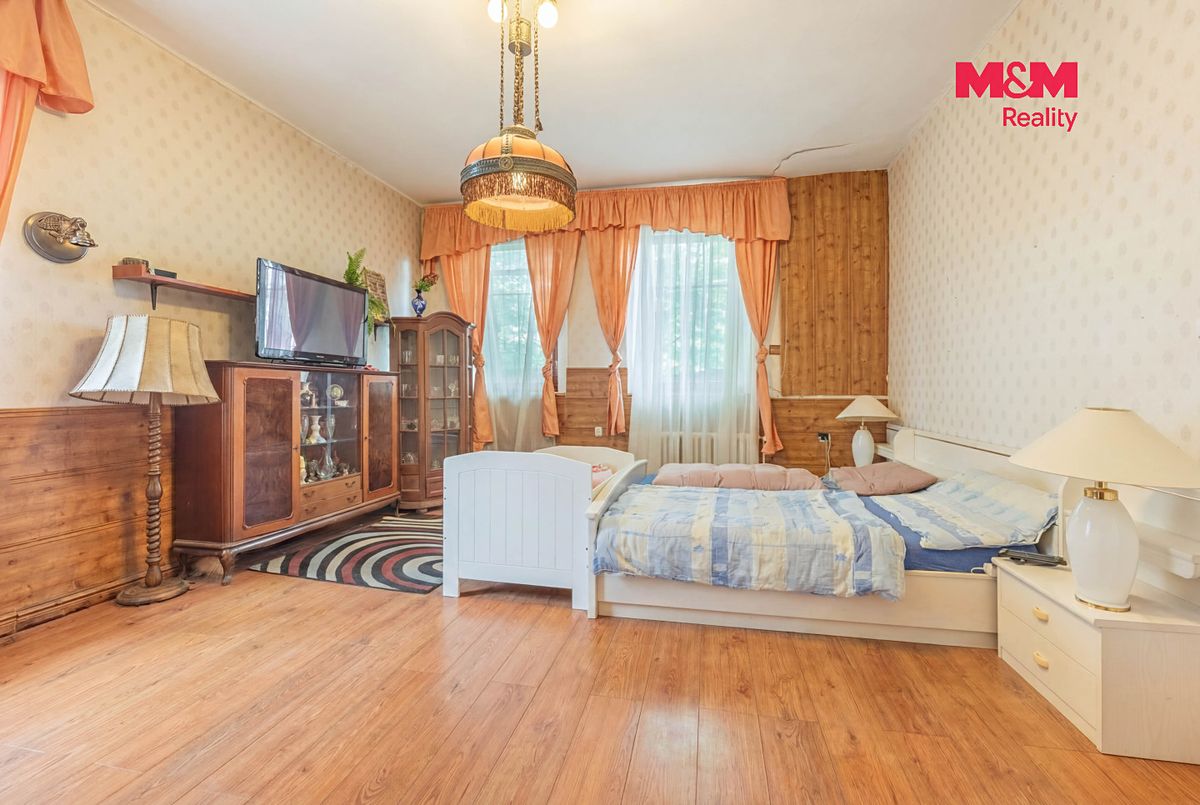 Prodej rodinného domu 220 m², pozemek 1023 m² – fotografie 4