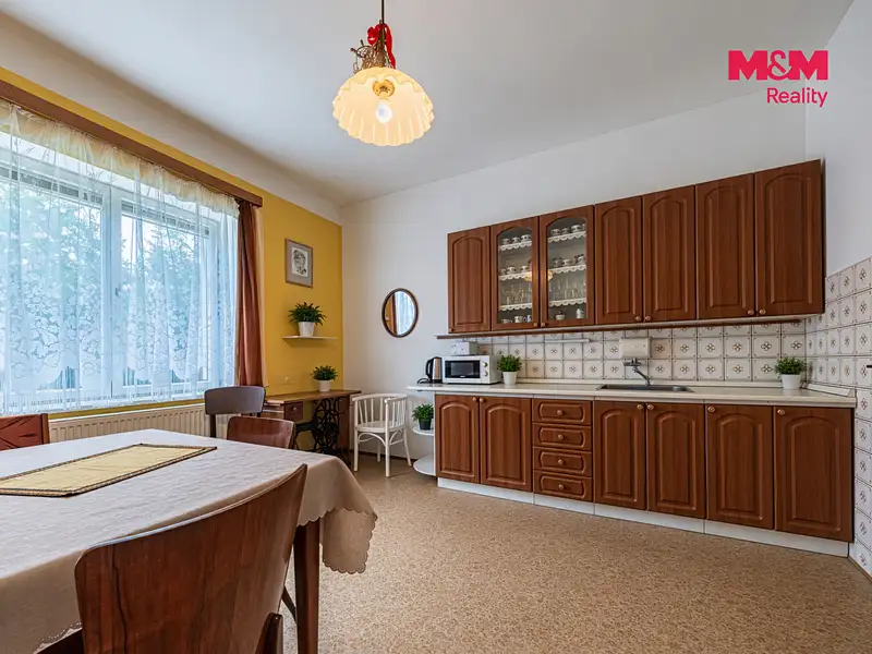 Prodej rodinného domu 187 m², pozemek 1141 m², Praha – náhled fotky 3