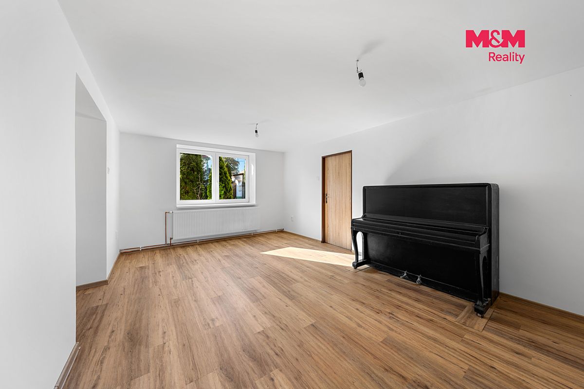 Prodej rodinného domu 400 m², pozemek 2967 m² – fotografie 2