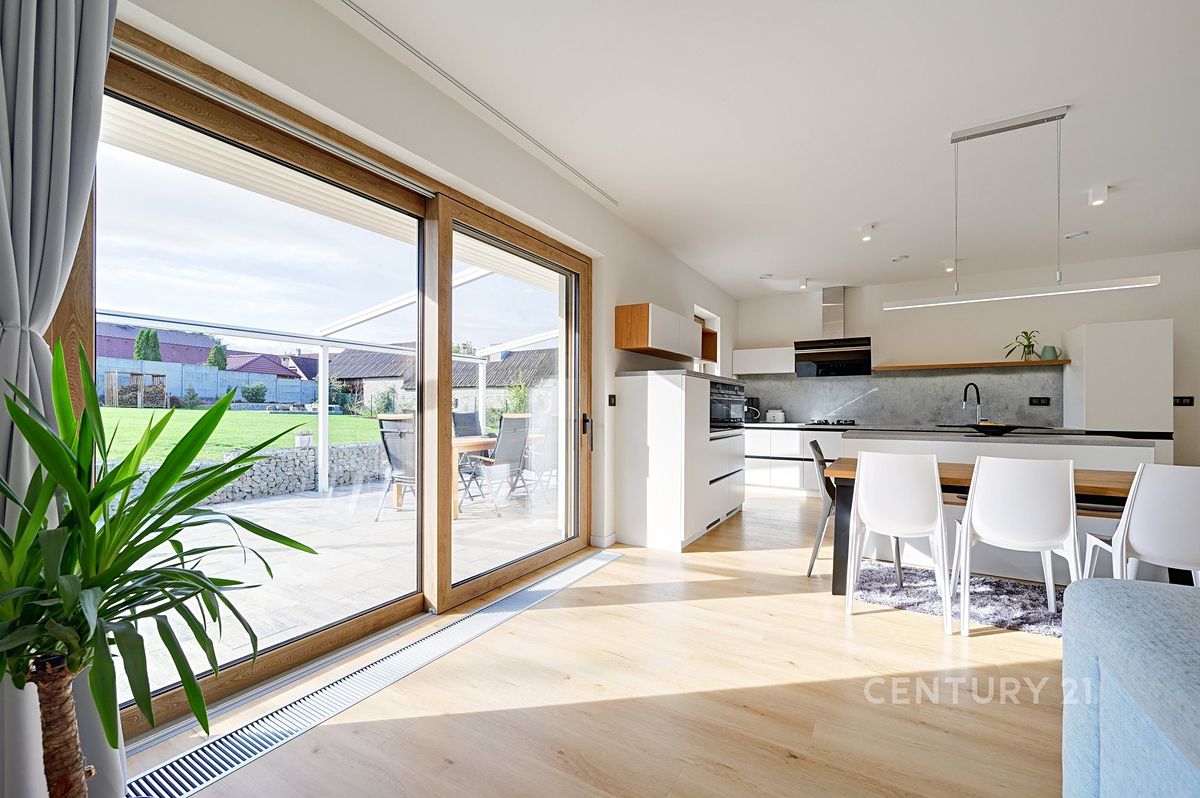 Prodej rodinného domu 150 m², pozemek 1318 m² – fotografie 5