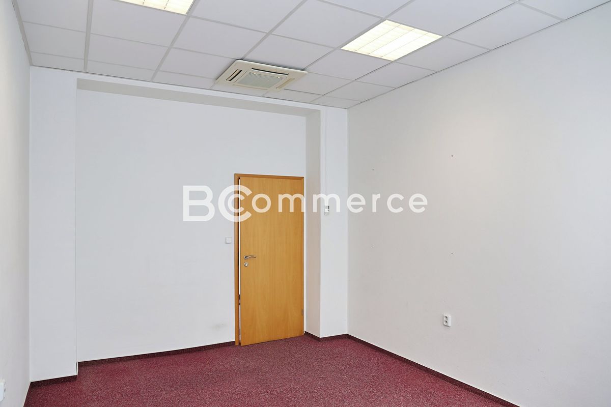 Pronájem kanceláře 18 m² – fotografie 2