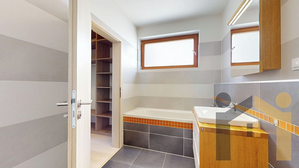 Pronájem bytu 3+kk 76 m² – fotografie 3