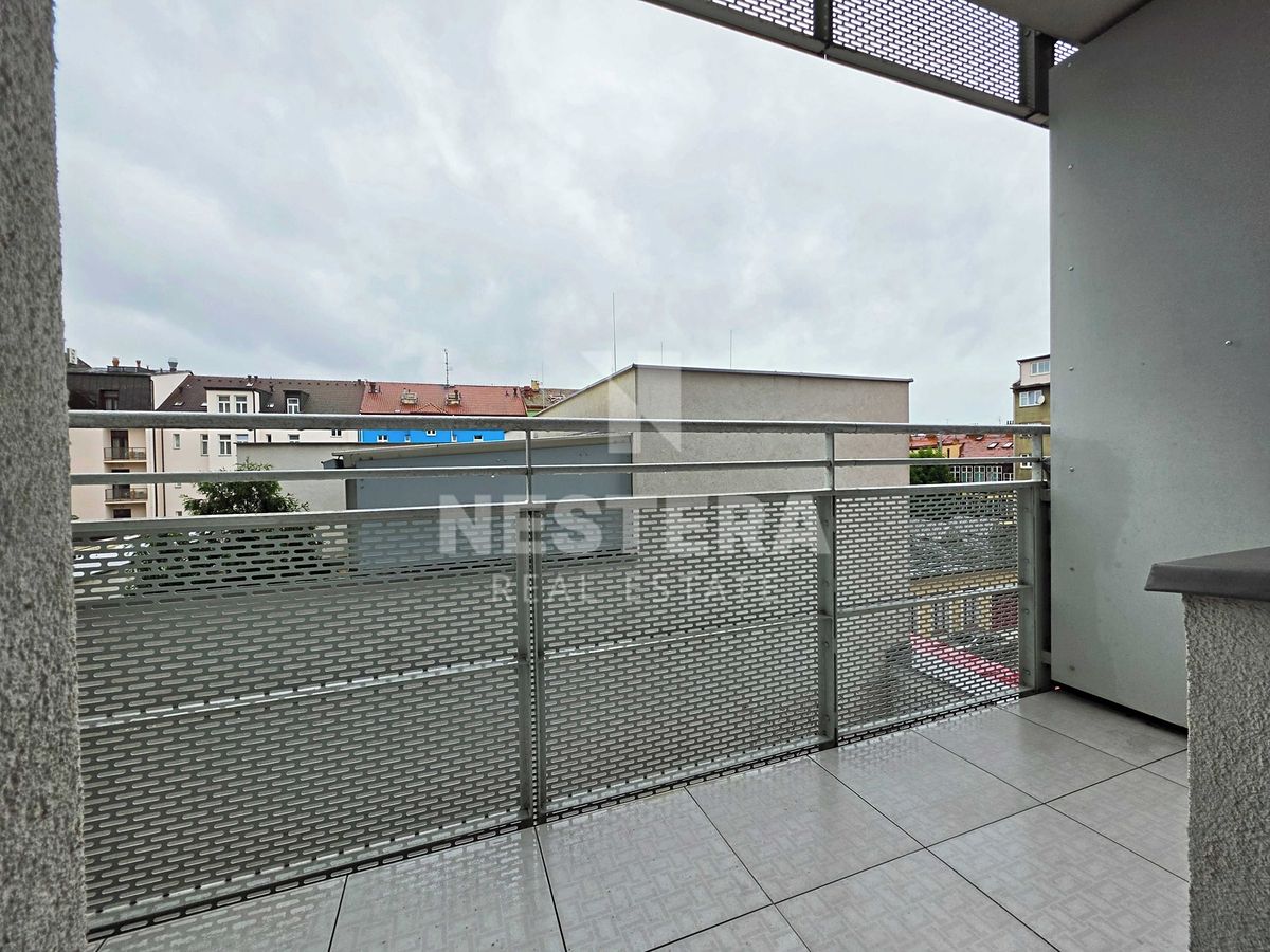 Pronájem bytu 1+kk 31 m² – fotografie 3