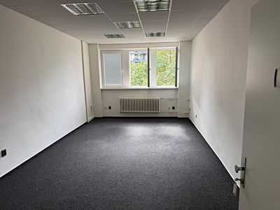 Pronájem kanceláře 370 m²