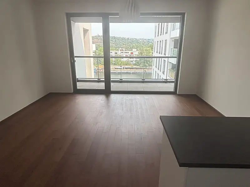 Prodej bytu 2+kk 64 m², Praha – náhled fotky 3