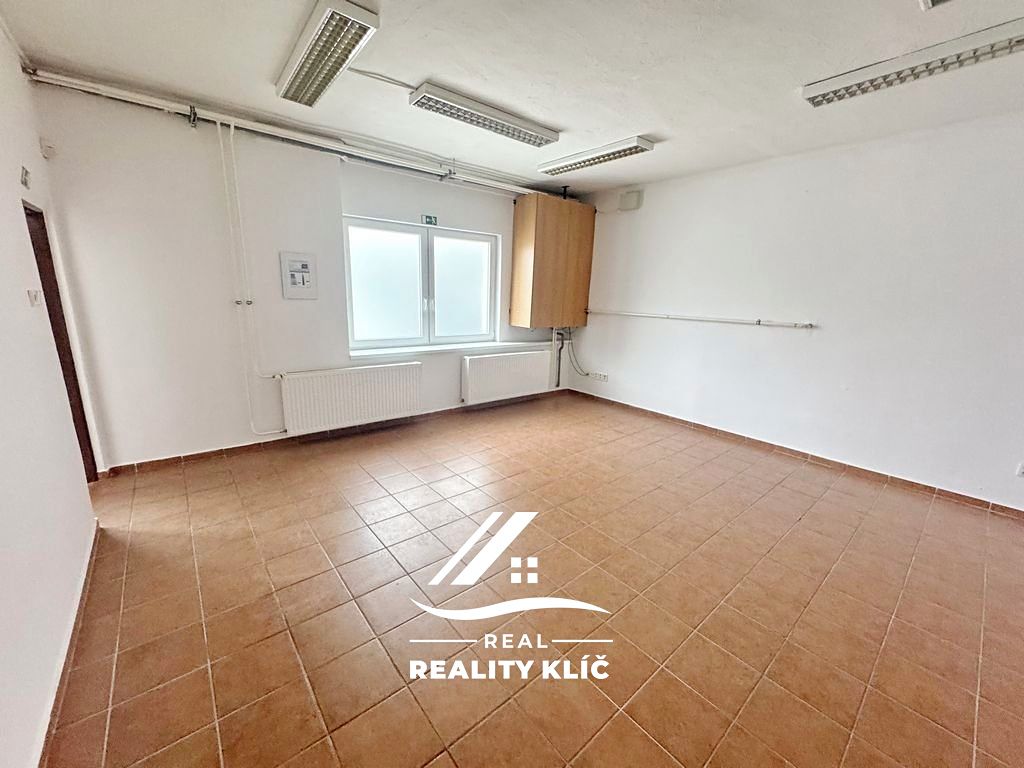 Pronájem obchodního prostoru 44 m² – fotografie 2
