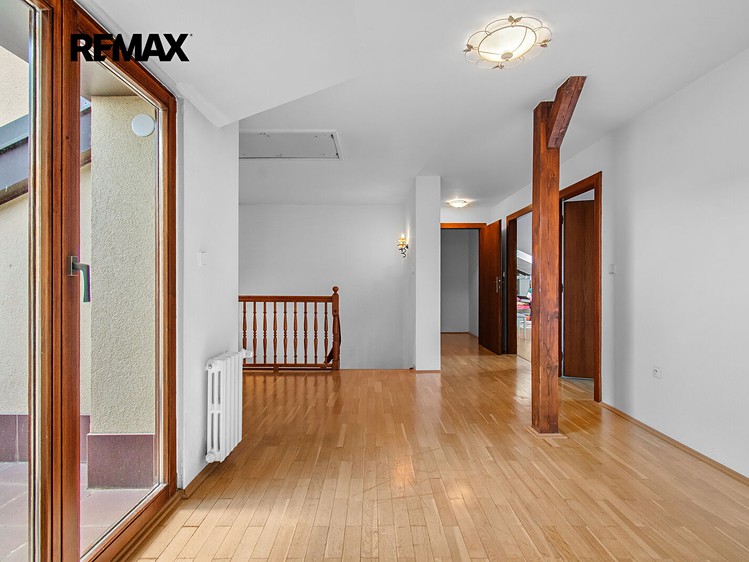 Haus zum Kauf, 570 m² (34 von 72)