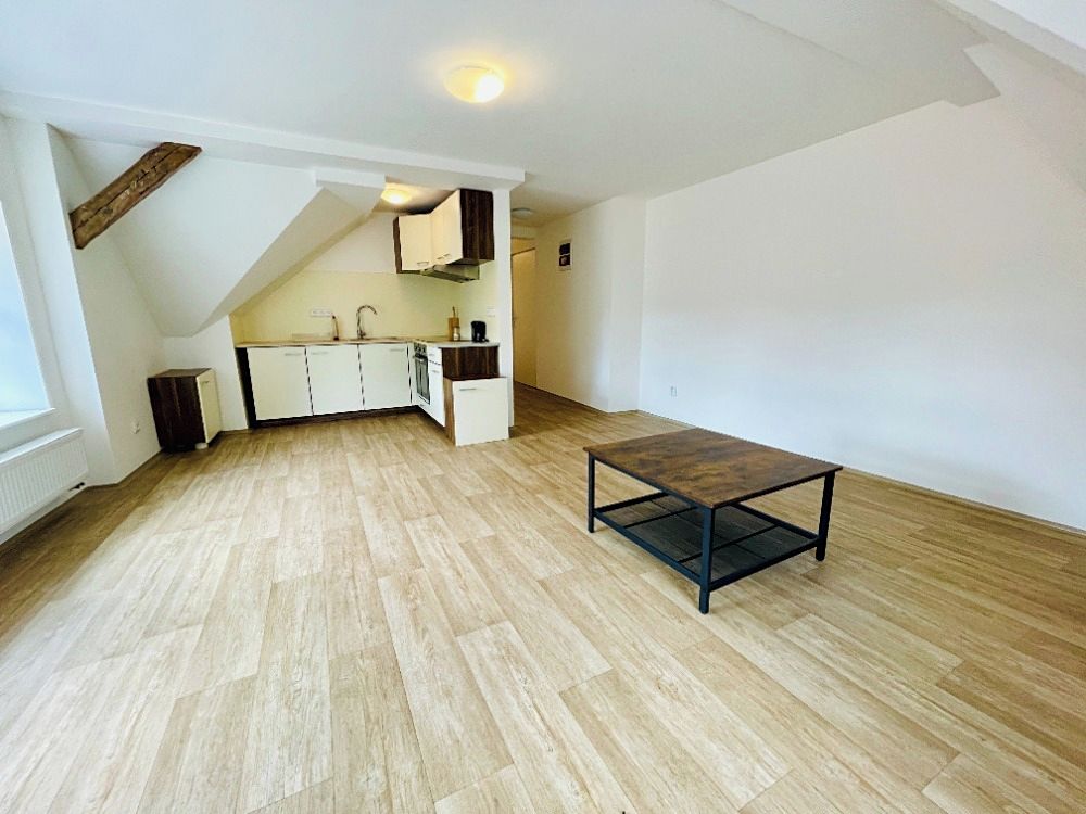 Pronájem bytu 2+kk 51 m² – fotografie 2