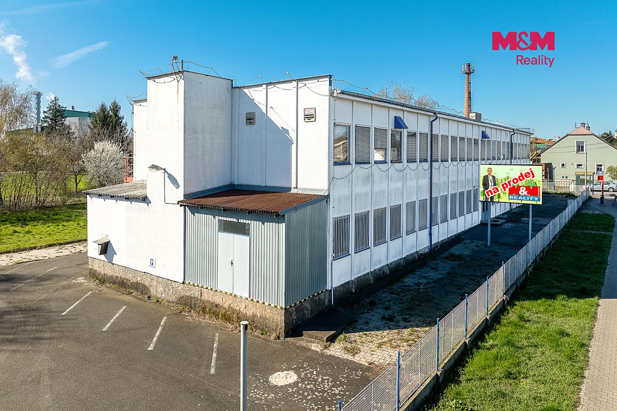Prodej obchodního prostoru 900 m² – fotografie 2