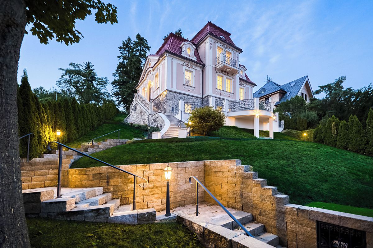 Prodej vily 345 m², pozemek 1347 m² – fotografie 4