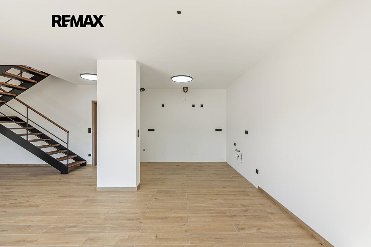 Prodej rodinného domu 144 m², pozemek 470 m² – fotografie 5