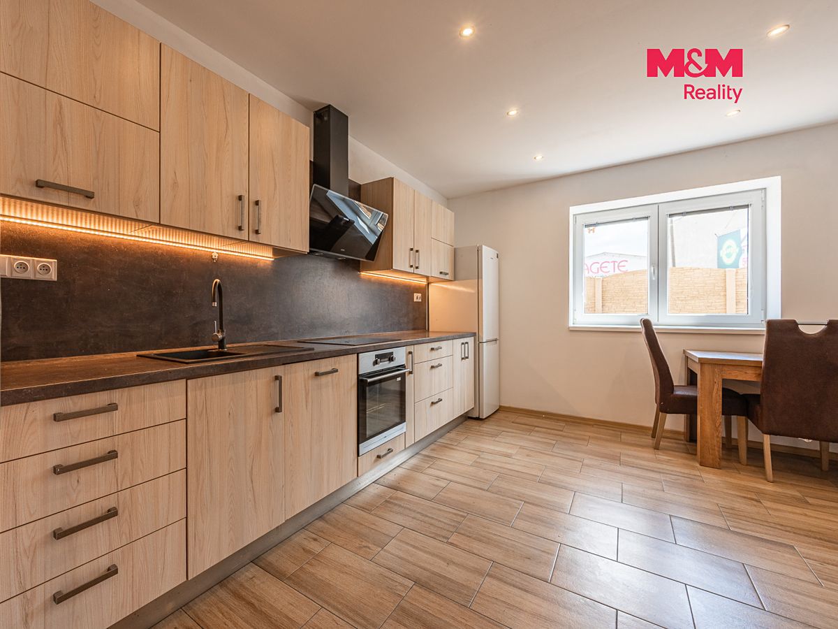 Prodej rodinného domu 143 m², pozemek 1514 m² – fotografie 4