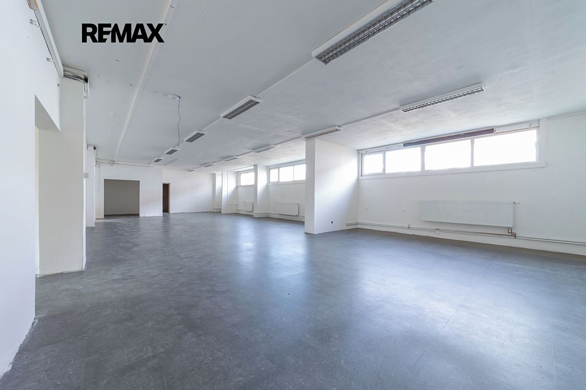 Pronájem obchodního prostoru 330 m²