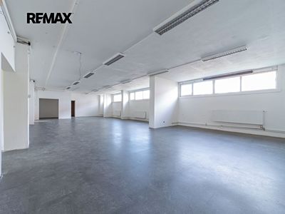 Pronájem obchodního prostoru 330 m²
