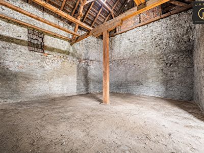 Prodej garáže 155 m²