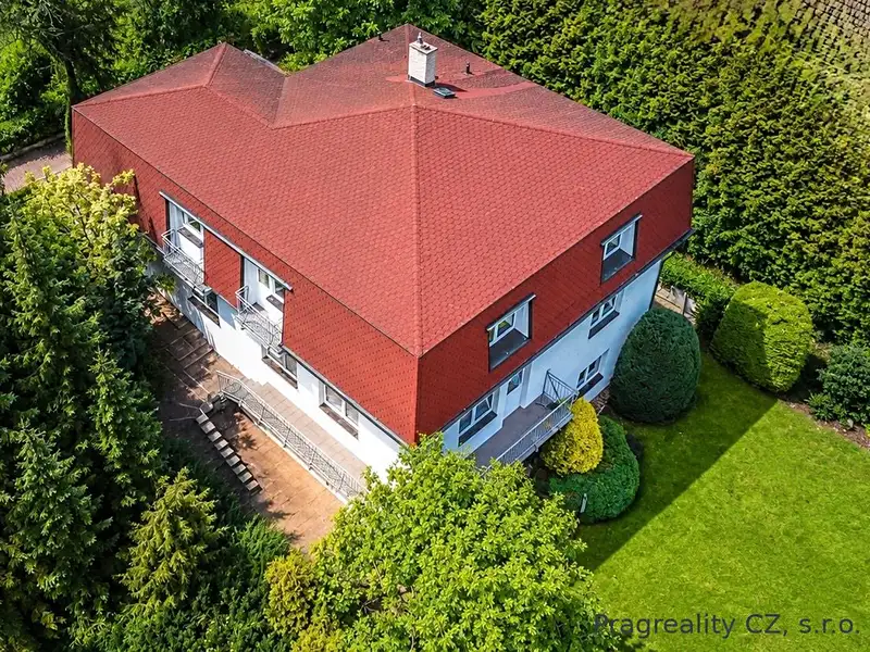 Prodej vily 328 m², pozemek 1000 m², Únětice – náhled fotky 3