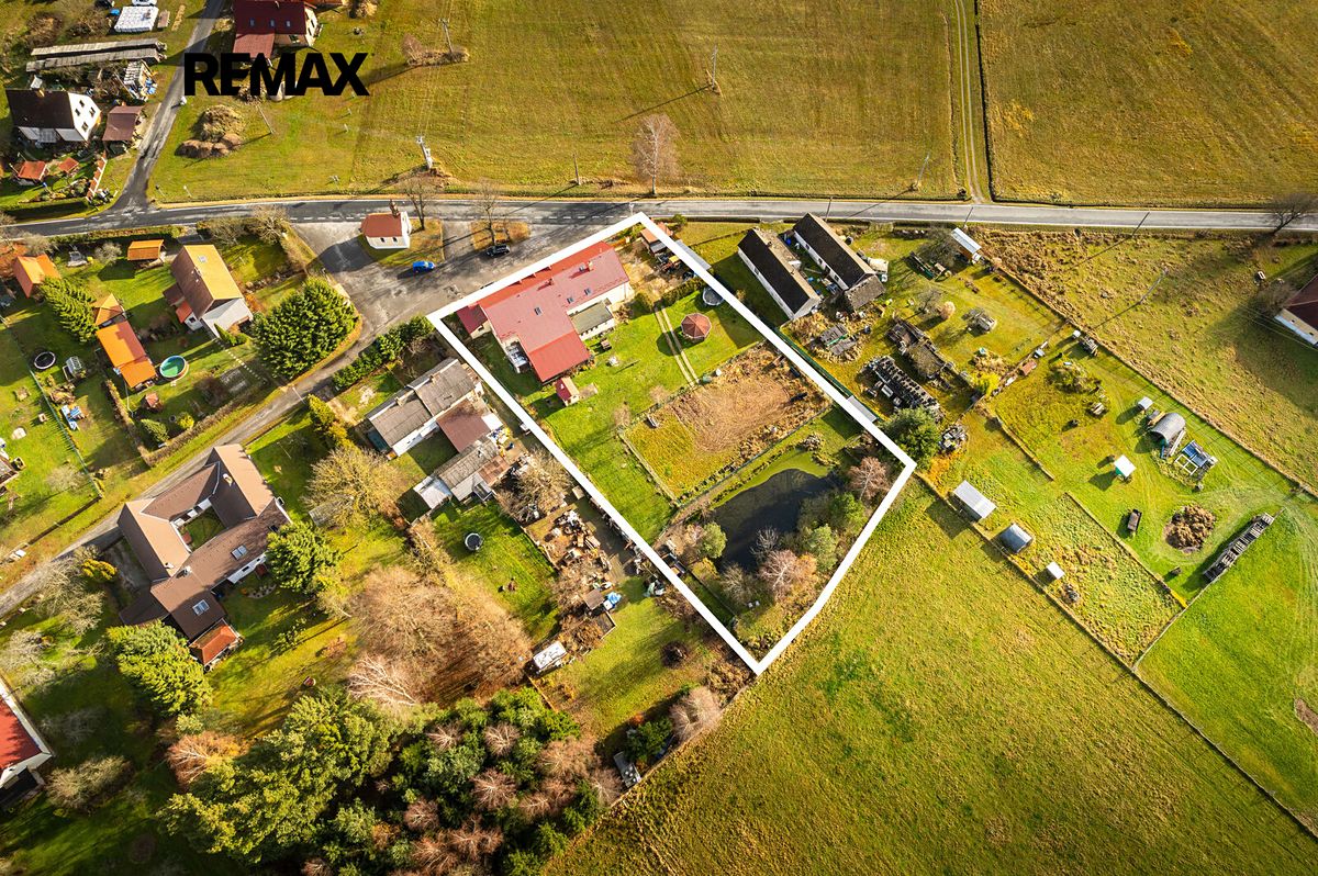 Prodej rodinného domu 400 m², pozemek 3199 m² – fotografie 2