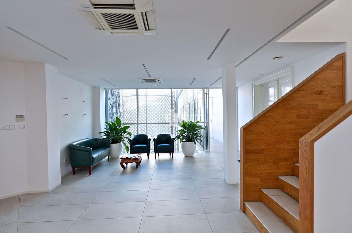 Pronájem kanceláře 195 m² – fotografie 3