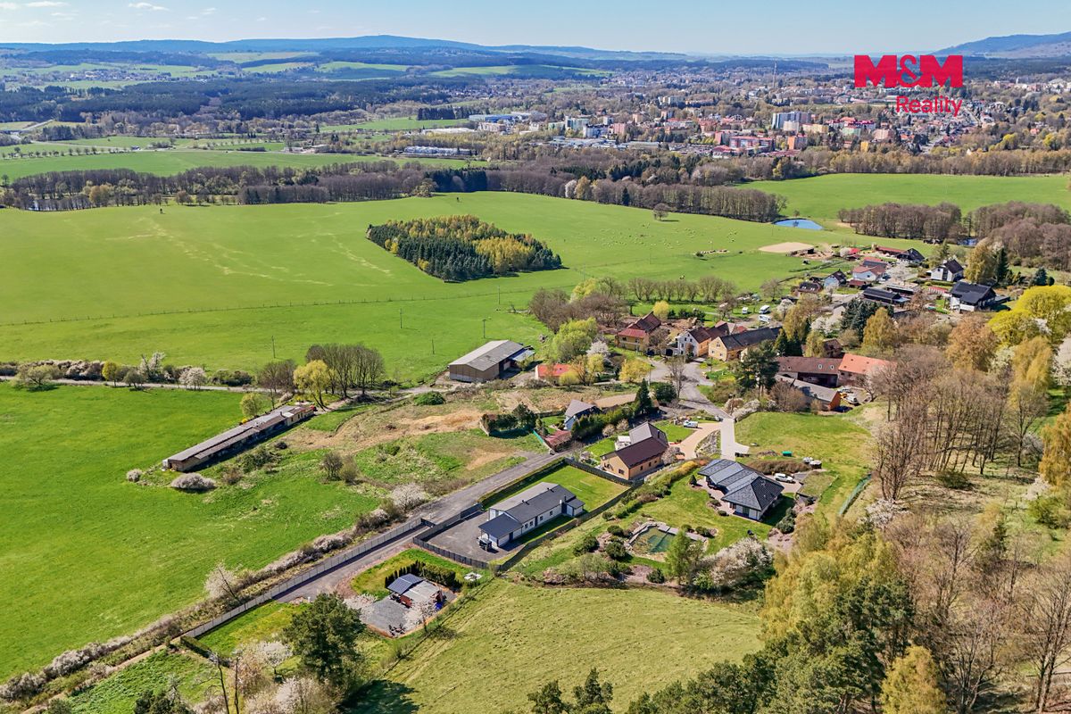 Prodej rodinného domu 193 m², pozemek 1975 m² – fotografie 2
