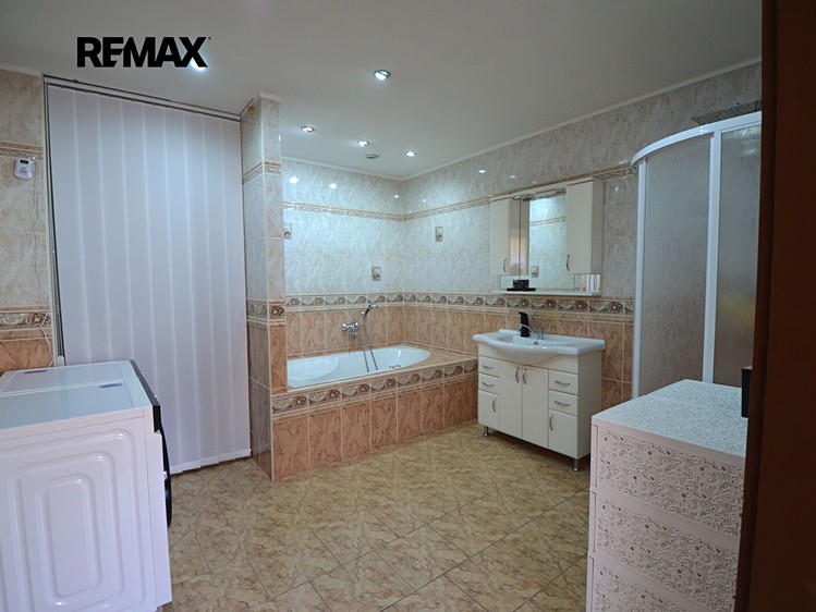 Комерційне приміщення на продаж, 307 м² (24 з 82)
