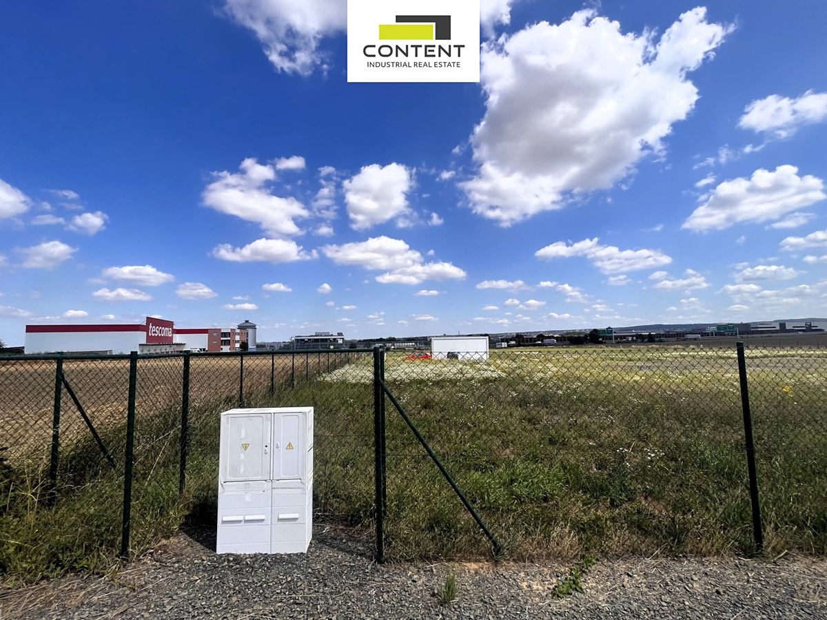 Pronájem komerčního pozemku 17000 m² – fotografie 3