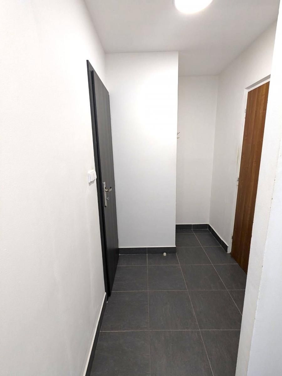 Pronájem bytu 2+kk 34 m² – fotografie 4