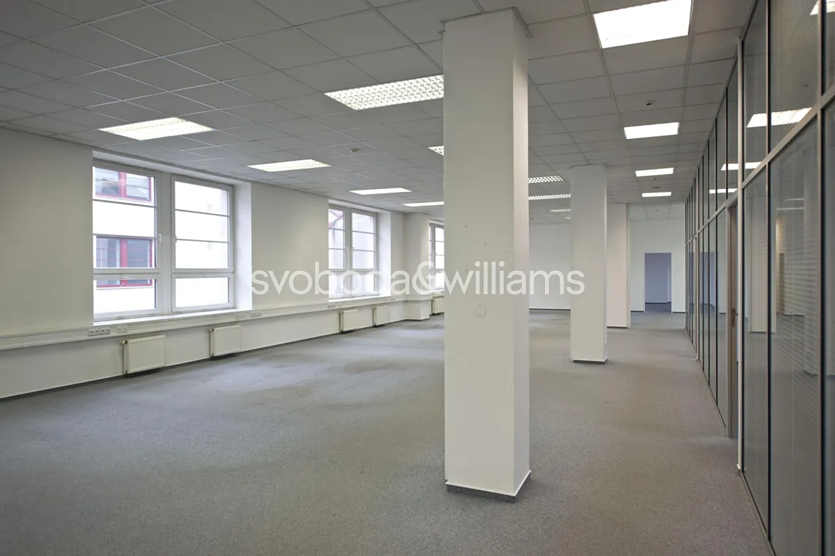 Pronájem kanceláře 312 m²