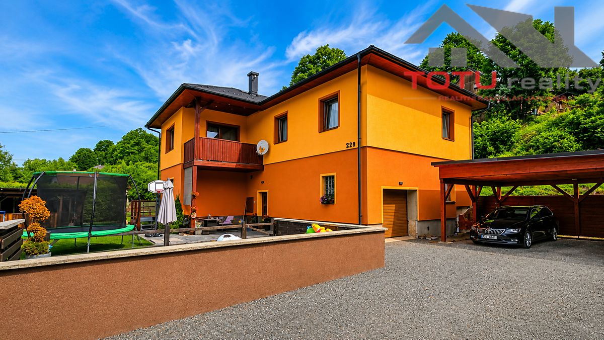 Prodej rodinného domu 240 m², pozemek 1129 m² – fotografie 5