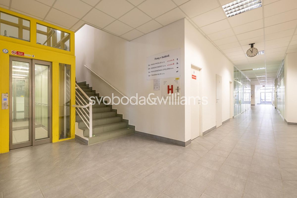 Pronájem kanceláře 1806 m² – fotografie 5