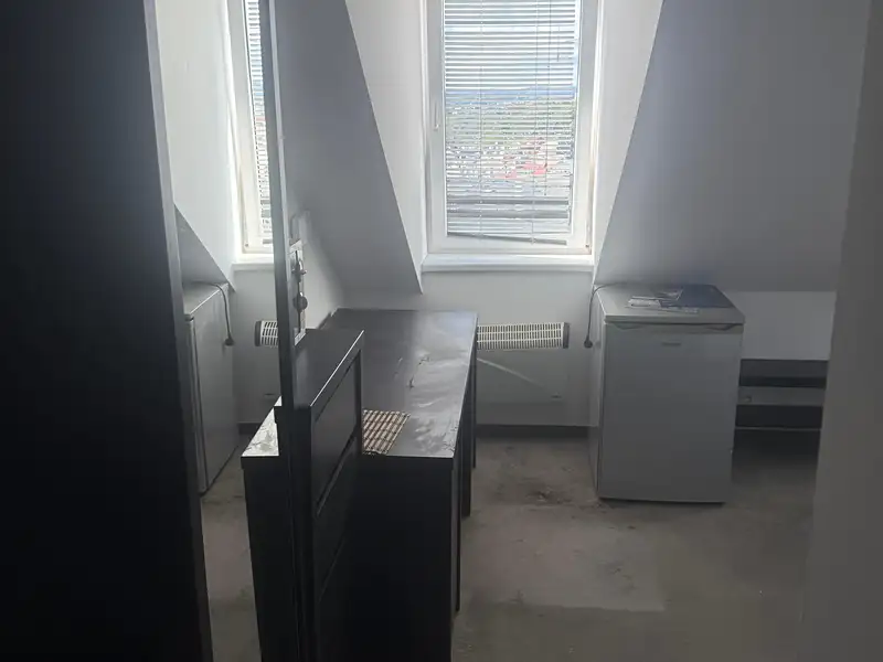 Pronájem bytu 1+kk 21 m², Karlovy Vary – náhled fotky 3
