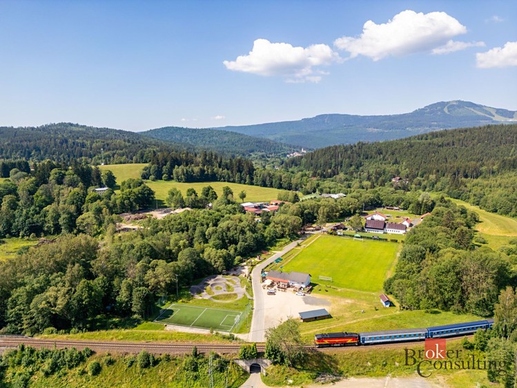 Prodej pozemku, 2 757 m² (7 z 9)