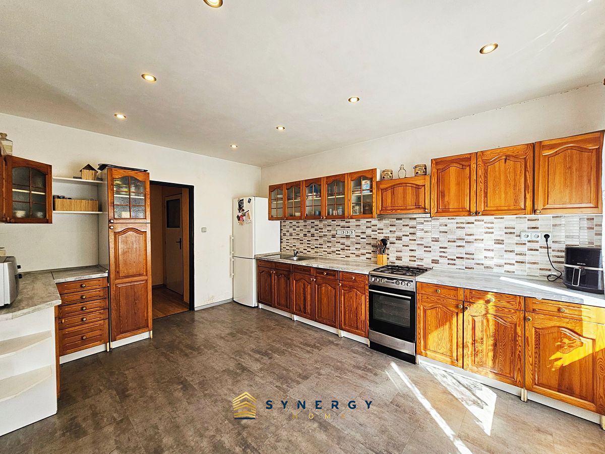 Prodej rodinného domu 150 m², pozemek 1564 m² – fotografie 2