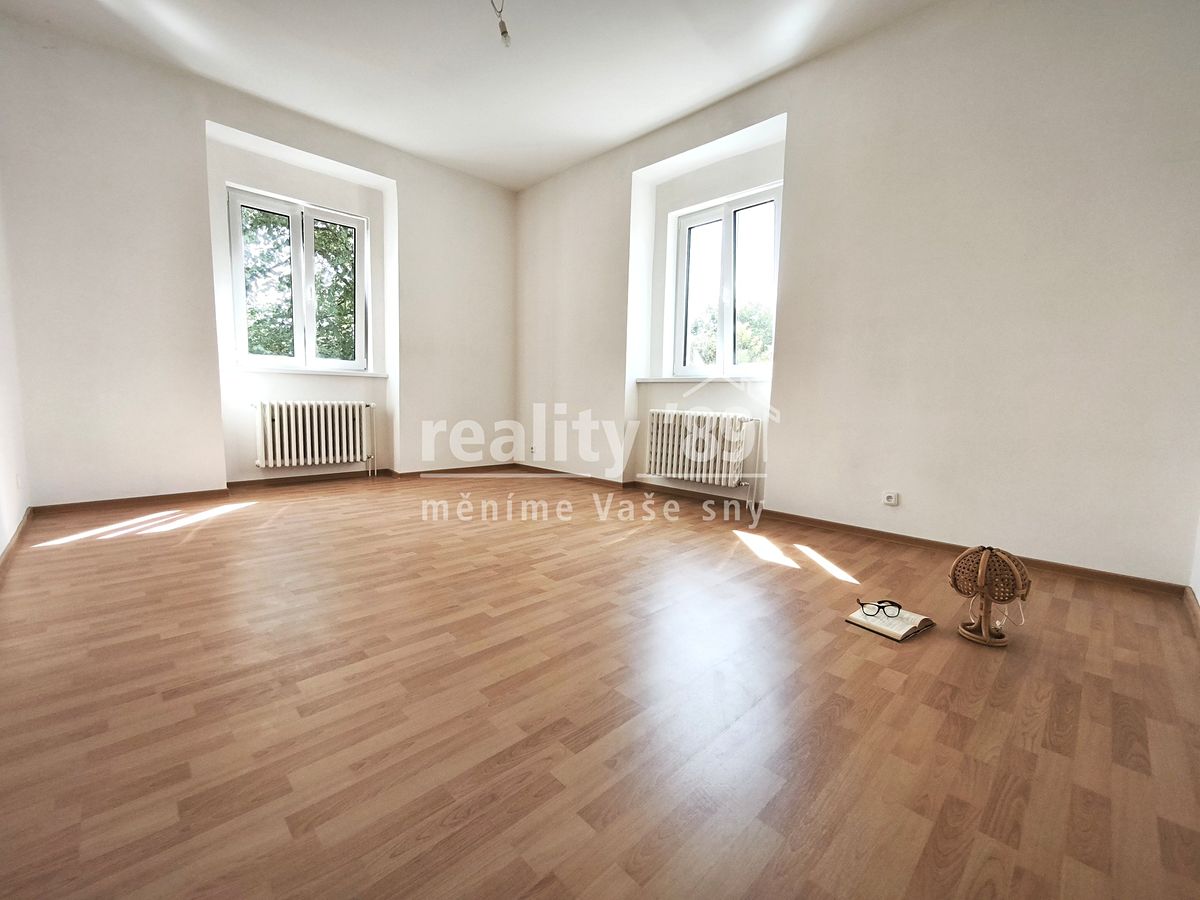 Pronájem bytu 3+1 91 m² – fotografie 3