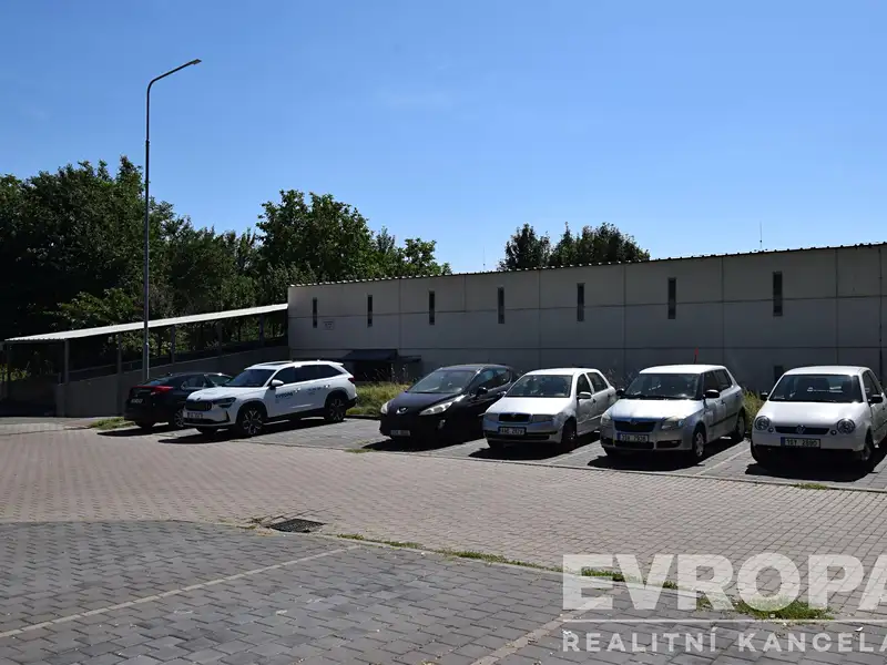 Pronájem garáže 16 m², Kolín – náhled fotky 1