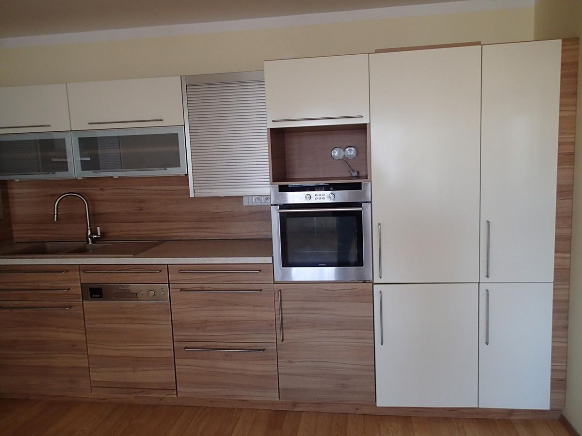 Pronájem bytu 4+kk 100 m² – fotografie 2