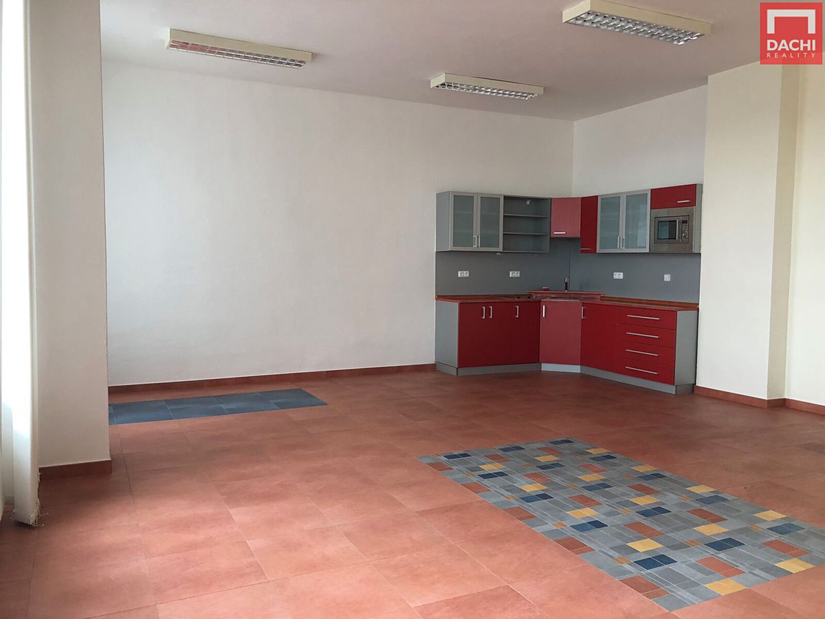 Pronájem kanceláře 200 m²