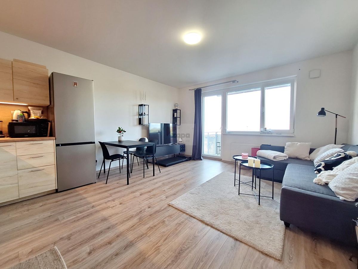 Pronájem bytu 2+kk 57 m² – fotografie 3
