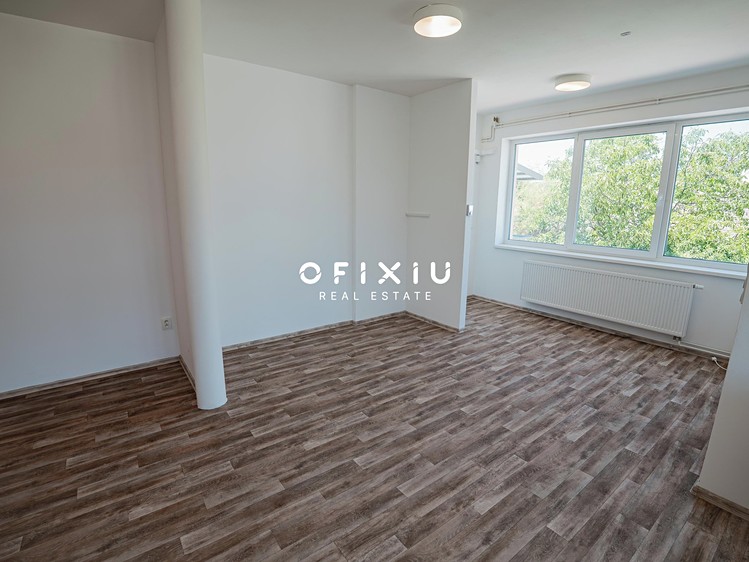 Prodej komerčního prostoru, 276 m² (8 z 21)
