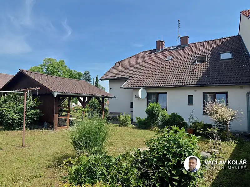 Prodej rodinného domu 196 m², pozemek 805 m², Stěžery – náhled fotky 2