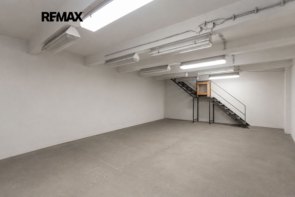 Pronájem skladového prostoru 140 m²