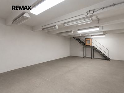 Pronájem skladového prostoru 140 m²
